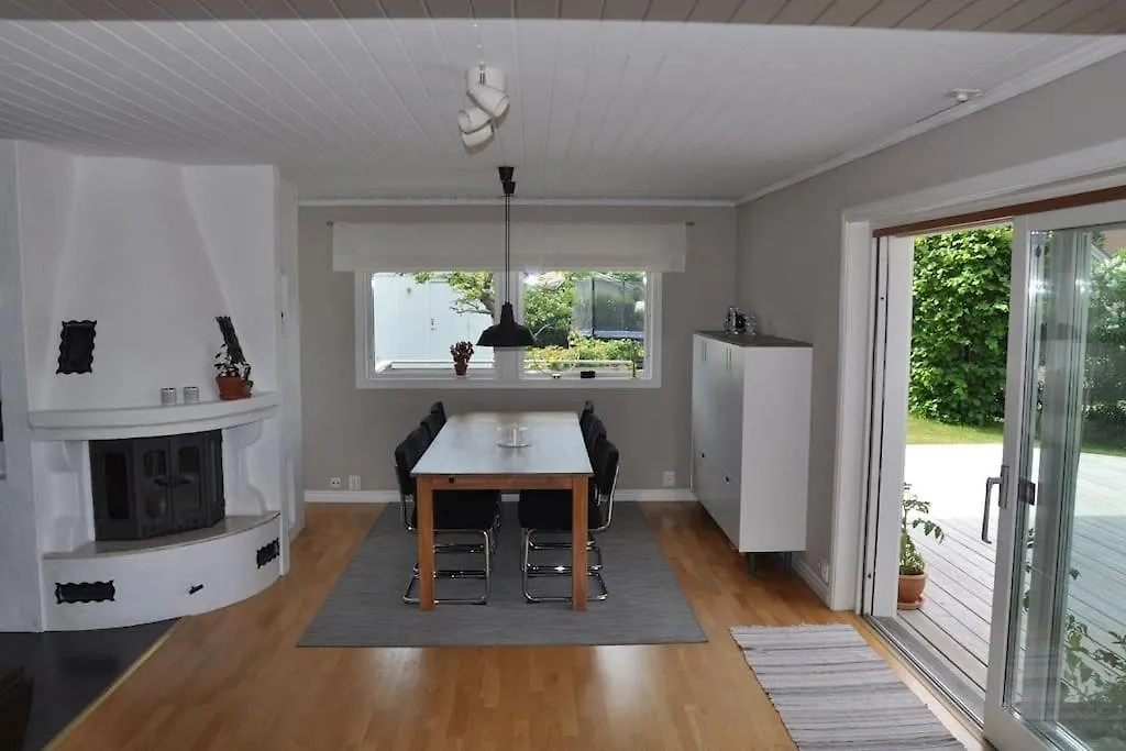 Villa Holiday House By The Sea, Naeset Gothenburg